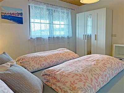 Schlafzimmer mit Doppelbett